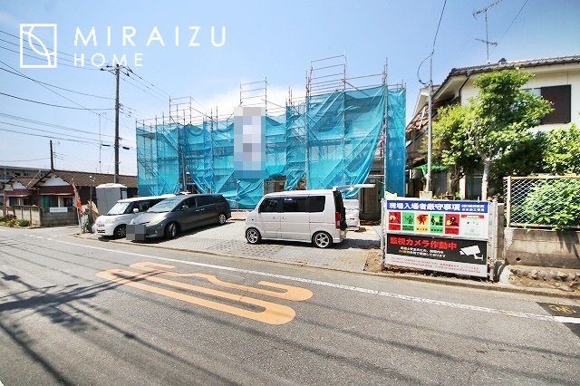 【外観】 | 青く澄み渡った綺麗な空と、陽の光をたっぷりと受ける、そんな新築住宅で新生活をスタートしてみませんか？見学・ご相談等、ミライズホーム(株)までお気軽にご連絡下さい。