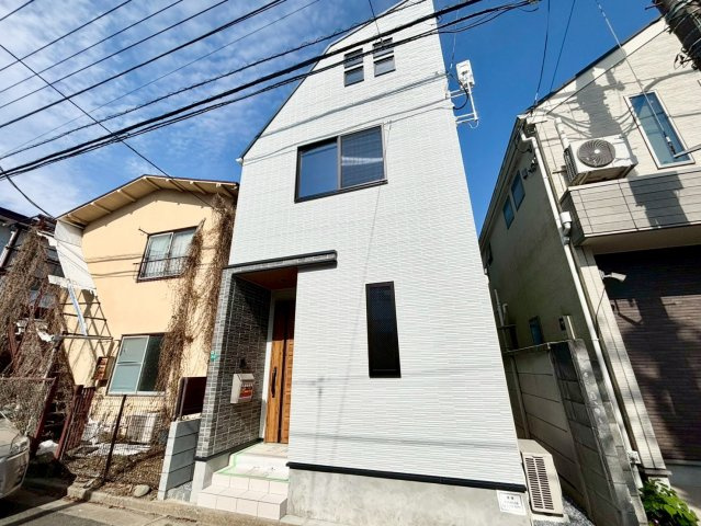 中野区野方5丁目　新築戸建の外観|2026.04.18撮影

現地ご見学希望・資料請求などお気軽にお問い合わせ下さい！
03-5990-5201