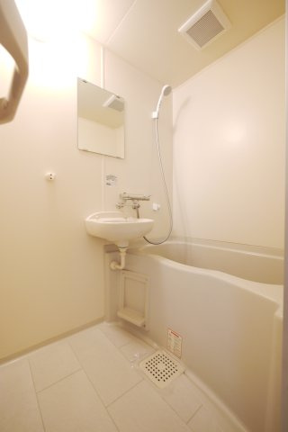 コレドールの浴室|※写真は別の部屋のものです。