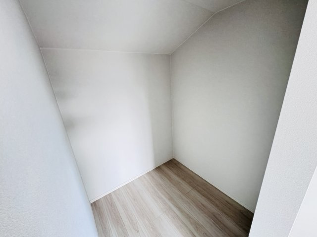 流山市松ケ丘６丁目新築戸建（松ケ丘17期）の収納|9.5帖寝室・ウォークインクローゼット