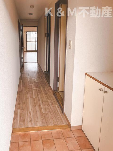 レジデンスさくらの玄関|シンプルで使いやすい玄関です
