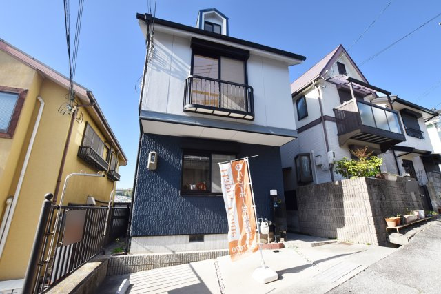 宝塚市野上5丁目中古一戸建て｜3LDK＋駐車1台可の外観|南向き、陽当たり良好です。ぜひ一度見学してみてください。