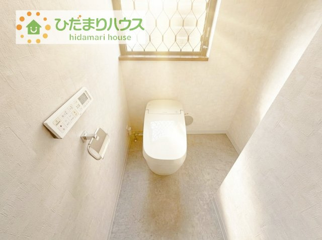 【トイレ】 | 下妻市平沼　中古戸建 | 環境にもやさしい、少ない水量でしっかり流す節水型トイレを設置！