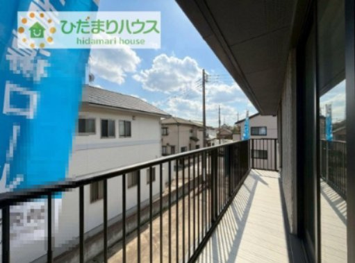 【バルコニー】 | 下妻市平沼　中古戸建 | バルコニーに面している洋室は、主寝室にどうぞ(^^)/
