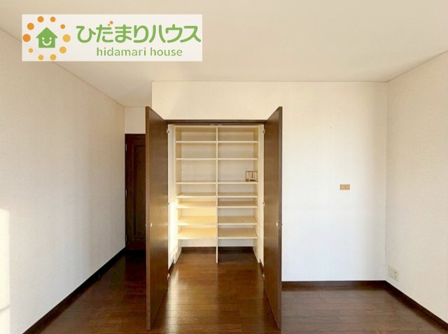 【収納】 | 下妻市平沼　中古戸建 | 嬉しいリビング収納も大容量です。生活用品や掃除用具も全部収納できそうです。