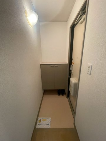 ハイカムール瑞保の玄関