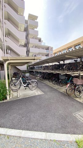 ステイツ西宮甲東園の駐輪場|駐輪場