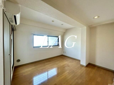 【居間・リビング】 | ルーセント白金 | 洋室のお部屋です。