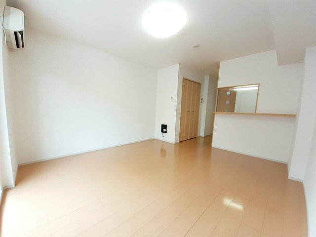 【居間・リビング】 | メゾングラースＭ | 即日案内可能です♪現地待ち合わせOK！どの物件でも当社でお得にご案内できますのでまとめて内覧ください♪