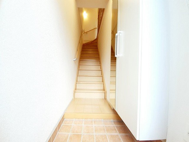 【玄関】 | メゾングラースＭ | 明るい玄関です