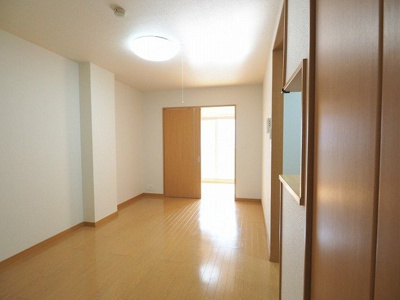 【居間・リビング】 | グレイスヒル | ゆったりとした居間です