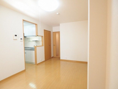 【居間・リビング】 | グレイスヒル | ゆったりとした居間です