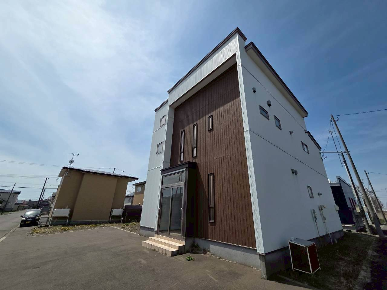愛国西4丁目　完全分離型二世帯住宅の外観