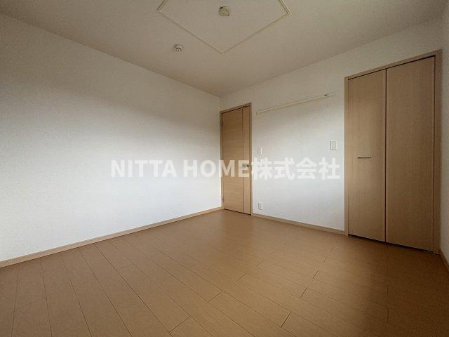 メゾン・城ノ下Ｂの洋室|最上階の角部屋です！！