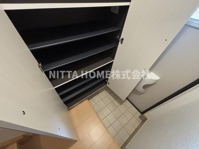 メゾン・城ノ下Ｂのその他共用部分|靴の整理もバッチリ☆