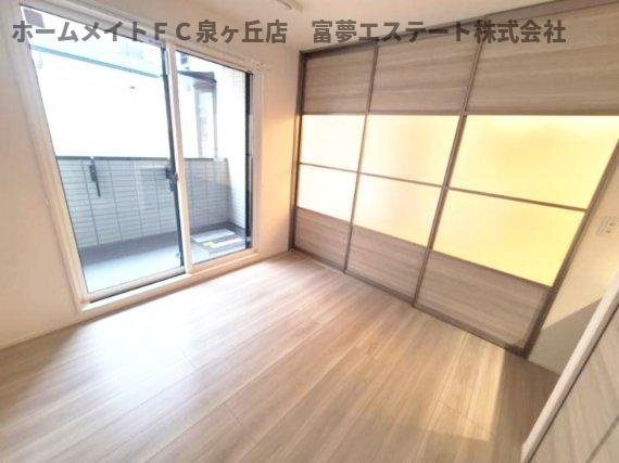 【洋室】 | シュトラール鳳 | リビングと洋室の戸を閉めたとき