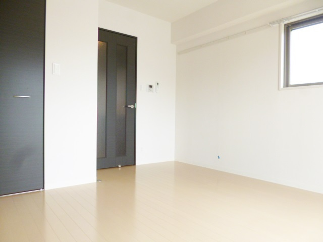 ＲＩＢＥＴＴＥＳ ＧＡＲＤＥＮの寝室|7.6帖の広さがある室内