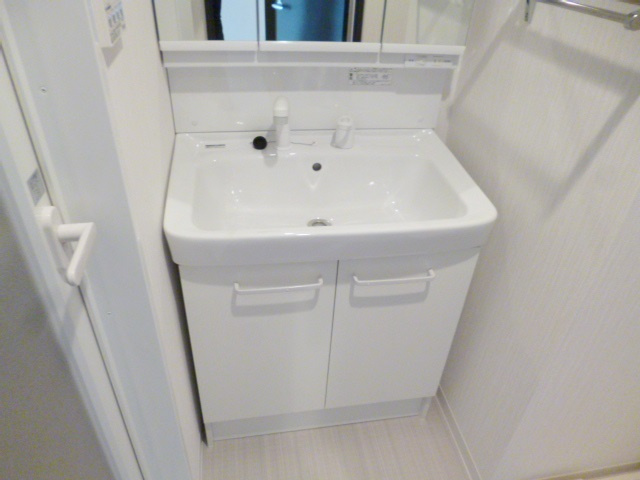 ＲＩＢＥＴＴＥＳ ＧＡＲＤＥＮの洗面所|温水シャワー付洗面化粧台です
