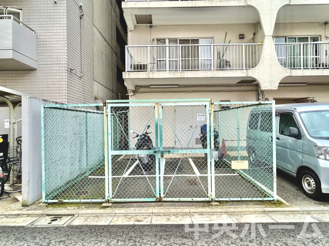 ハイコーポ松が谷の駐車場|【バイク置場】最新の空き状況や費用などの詳細は担当スタッフまでお問い合わせください。