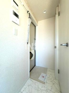 横浜市中区簑沢のアパートの玄関