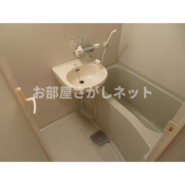 Ｄ’クラディア　イヴァン初台の浴室