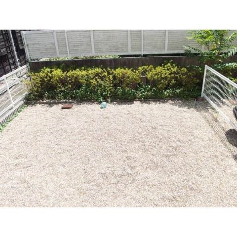 アンセートル城屋敷Ｂの庭