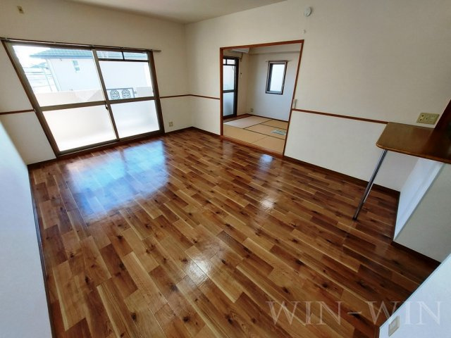 ボンヌシャンス 壱番館の居間・リビング