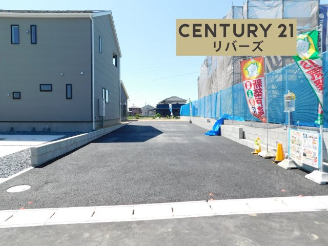 稲沢市増田南町の新築一戸建の前面道路含む現地写真|☆ラスト１棟☆　　いつでも見学出来ます♪♪（お問合せ当日、平日、水曜、夜間でもＯＫ）　暮らしやすい動線が魅了的な平屋住宅♪　敷地１１６．１０坪！　駐車６台以上ＯＫ！　広い庭付き♪