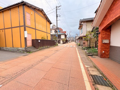 【前面道路含む現地写真】 | 新発田市月岡温泉　店舗兼居宅　