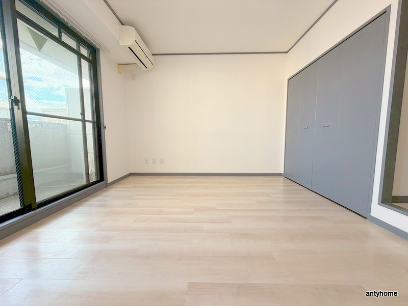 ゴックス南森町　仲介手数料無料の居間・リビング