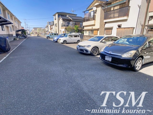 クイーンズコート　Ｂ棟の駐車場