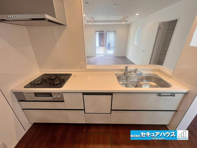 【完成】名古屋市南区砂口町　全7棟のキッチン|【キッチン】
◆同時にたくさんの料理が調理できる。「焼く・蒸す・煮る」の工程を同時進行で進めることができるので、料理を素早く作ることができます。育児でバタバタ忙しいママに嬉しい♪