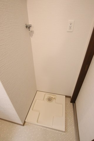 【設備】 | ウイングス白鷺 | 室内洗濯機置き場