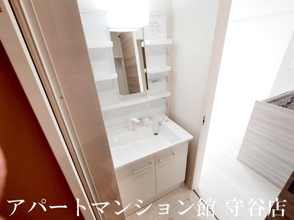 ルミエールKⅤⅡの独立洗面台