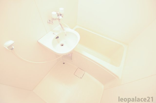 レオパレスＦａｒｅの浴室|※同タイプ部屋の写真となります