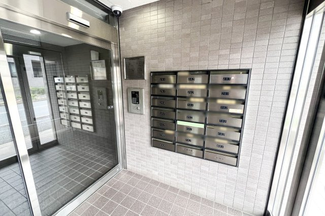 藤和シティコープ中野沼袋のエントランス|「沼袋」駅徒歩１０分！平成７年築・オートロック＆防犯カメラ付きマンション、藤和シティコープ中野沼袋は即日現地案内可能となっておりますので、お気軽にお問い合わせください！