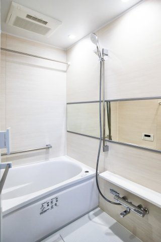 藤和シティコープ中野沼袋の浴室|藤和シティコープ中野沼袋：雨の日のお洗濯ものを干すにも便利な浴室乾燥機・追い焚き機能付き浴室です！