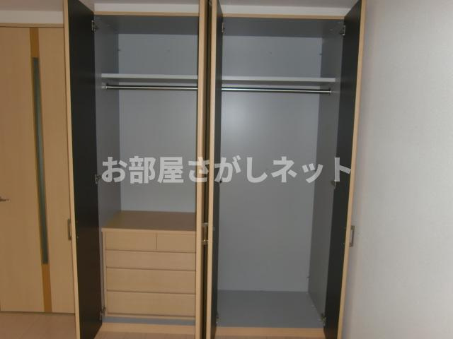 パークサイドプラム【おとり物件なし】#学生・社会人にオススメ！初期費用分割払いOK！の収納|クローゼット