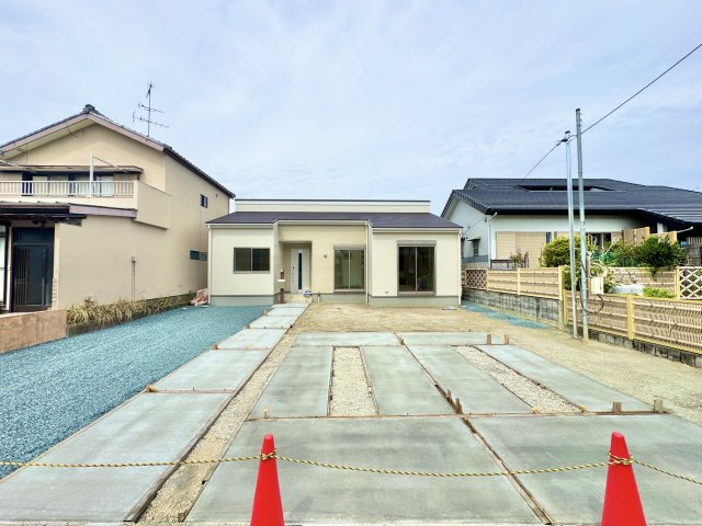 舞阪町舞阪 第1期1号棟の駐車場|周辺は車の往来が少ない環境！ゆとりを持ってお車の出入庫がしていただけます！　