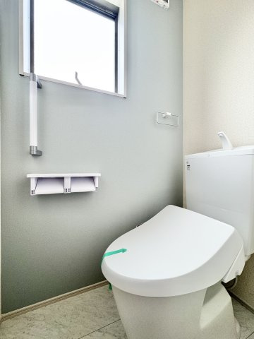 舞阪町舞阪 第1期1号棟のトイレ|トイレは２箇所に設置されています！朝の支度が重なる時間帯でも混む心配がありません！
