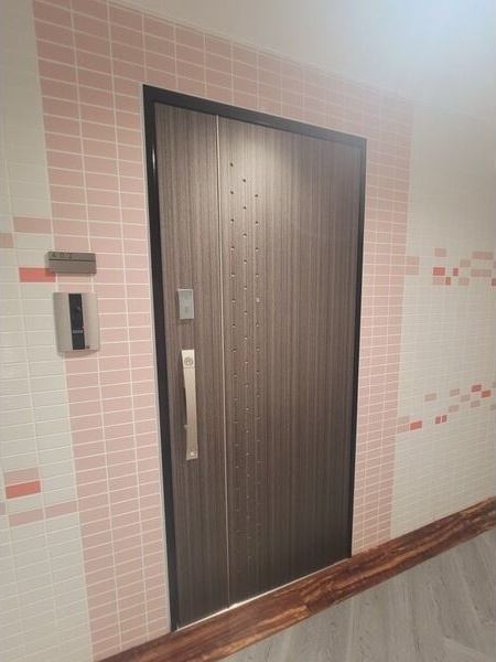 さくらHills NISHIKI Platinum Residenceの玄関