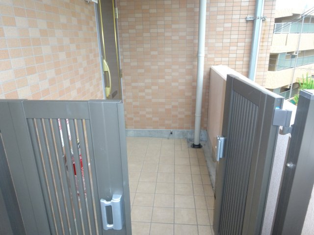 ファミール珍樹園のエントランス