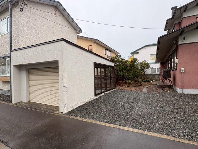 柳町３－１５貸家の駐車場