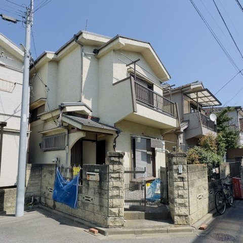 梅田4丁目戸建の前面道路含む現地写真
