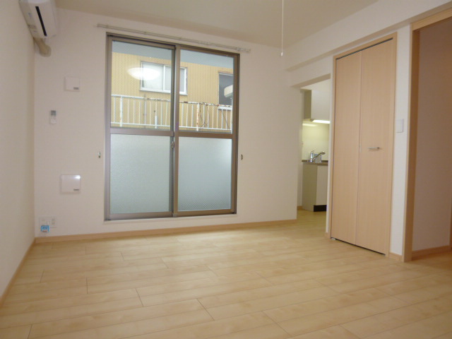 グレイスＫＩＫＫＡＷＡの居間・リビング|洋室