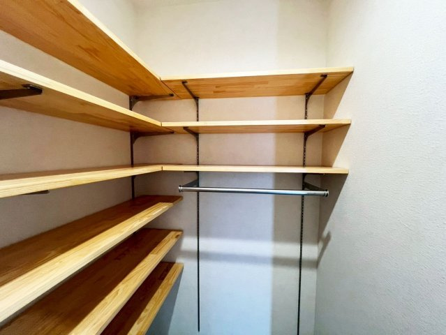 高岡町 平屋の収納|収用量と使い勝手を考慮したシューズクローゼットです。