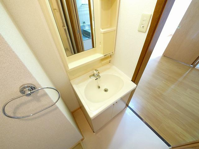 プレミール加茂Ａの洗面所|使いやすい洗面所です