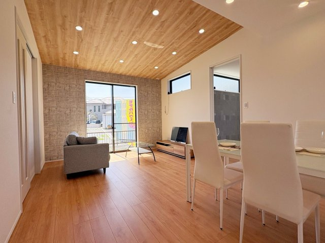 有田市宮原町新町　新築一戸建ての居間・リビング