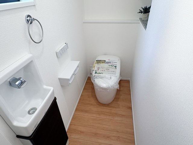 有田市宮原町新町　新築一戸建てのトイレ