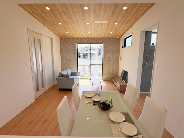 有田市宮原町新町　新築一戸建ての居間・リビング